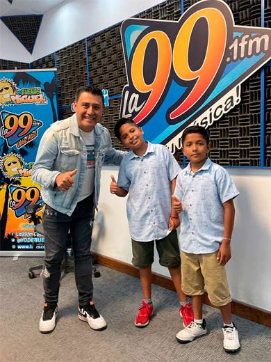 Aldo y Adria �n con Miguel Barrientos
